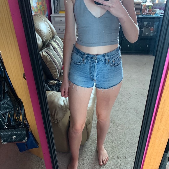 SOLD ••• high waisted Levi’s!! - Picture 2 of 3